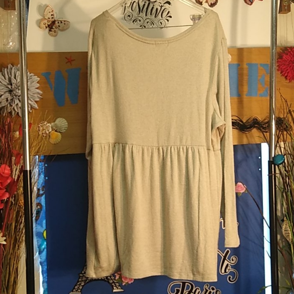 Women's Old Navy Maternity Shirt - Picture 5 of 7